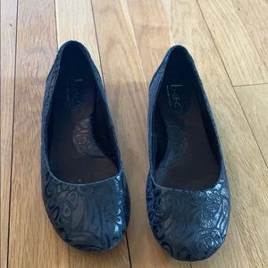 Born navy blue flats, size 8/39